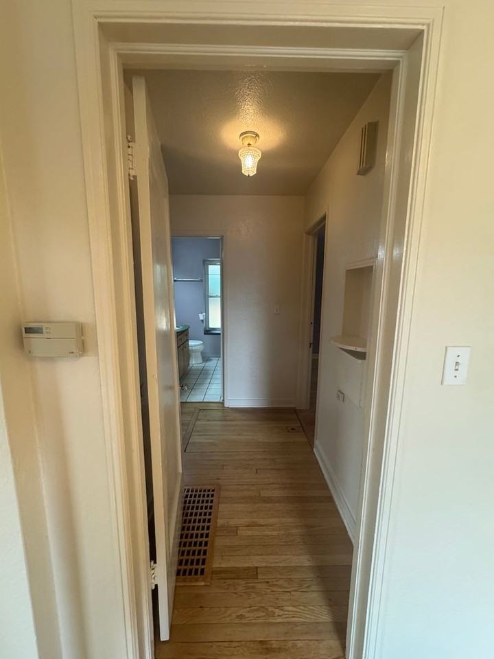 412 Northwest 27th Street - Photo 5 of 20