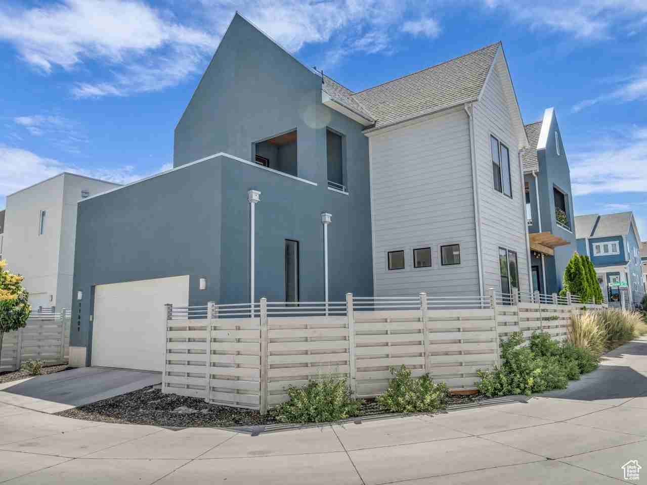 11609 S Dorian Dr - Photo 4 of 47