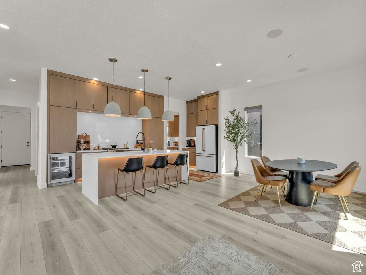 11609 S Dorian Dr - Photo 6 of 47