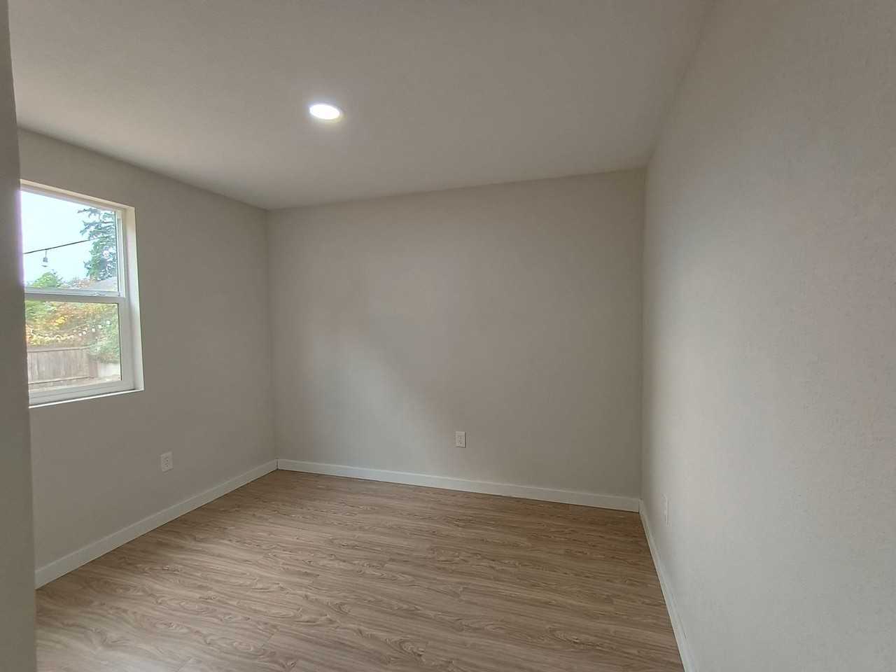 4111 W G St - Photo 7 of 14