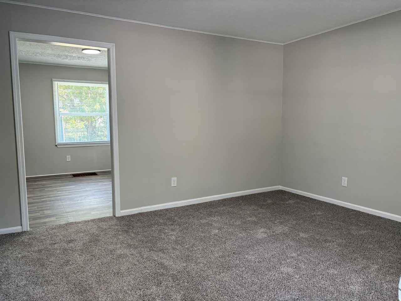 212 N 12th Ave - Photo 2 of 18
