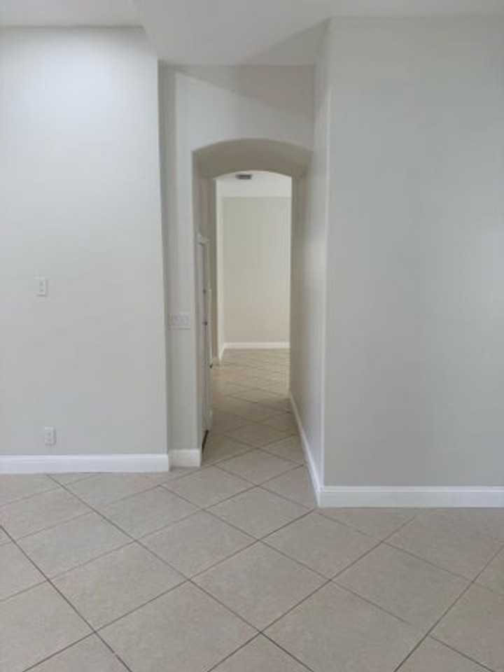 5076 Sw 38th Way - Photo 6 of 28