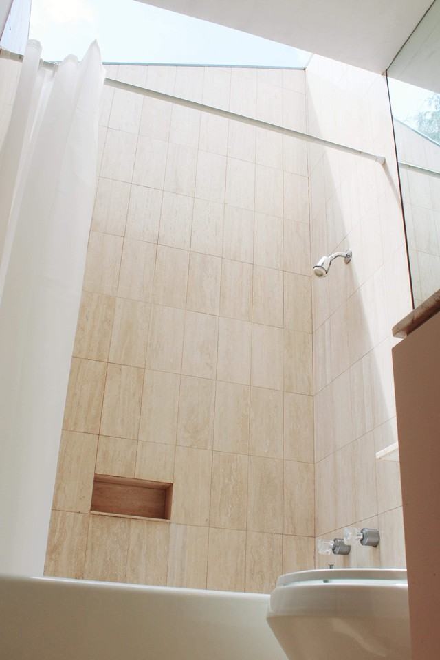 1561 Wesbrook Crescent - Photo 4 of 6