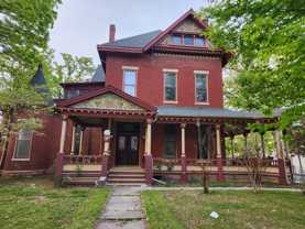 435 E Walnut St - Photo 1 of 1