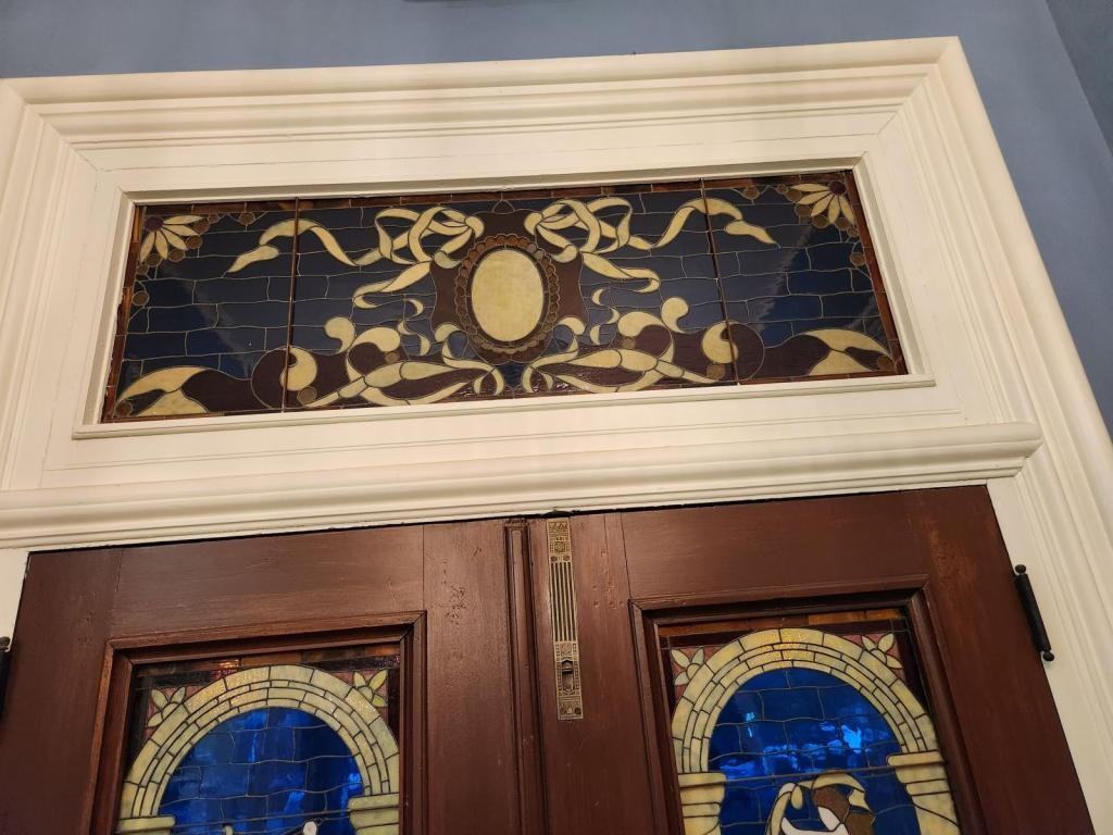 435 E Walnut St - Photo 6 of 25