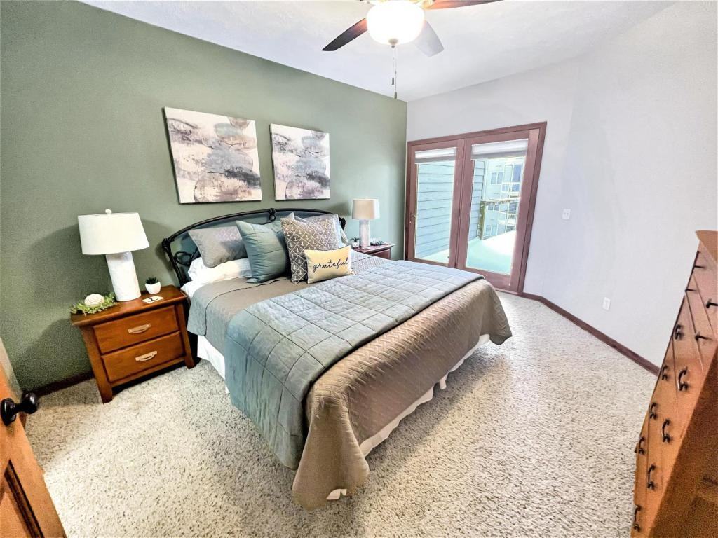 425 240th Ave ##302 - Photo 3 of 19