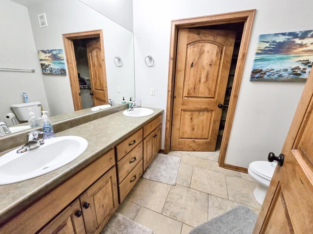 425 240th Ave ##302 - Photo 4 of 19