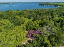 featured image of 5104 Lake Shore Dr