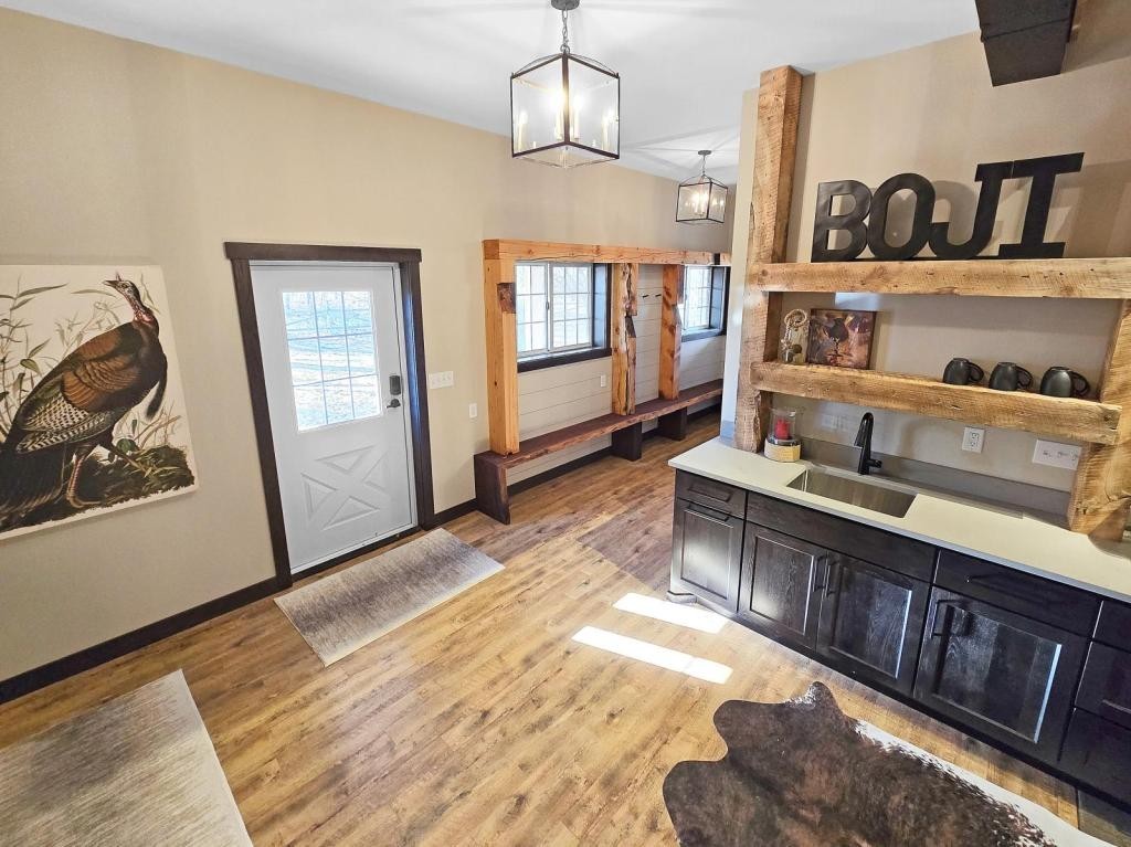 5104 Lake Shore Dr - Photo 4 of 21