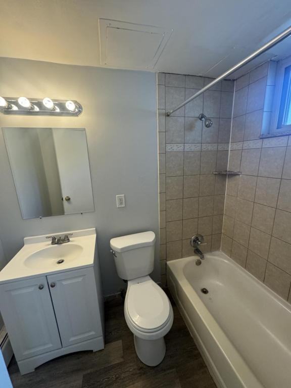 724 Delta Ave Apt 1 - Photo 3 of 6