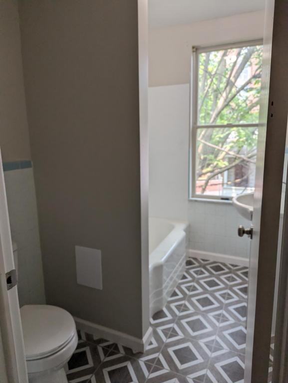 116 Custer Ave - Photo 3 of 15