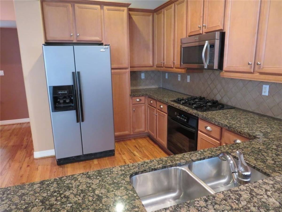 5908 Center Street - Photo 4 of 10