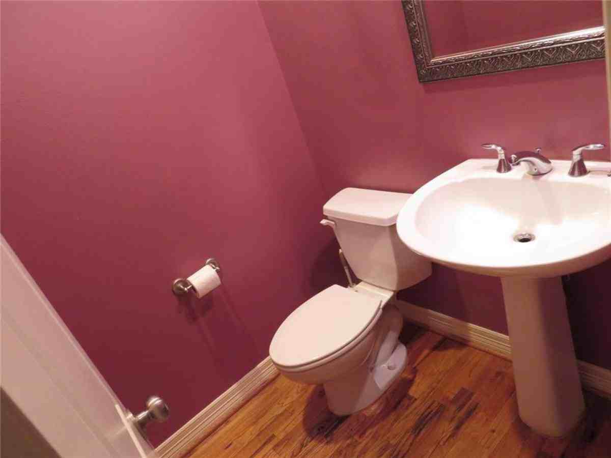 5908 Center Street - Photo 6 of 10