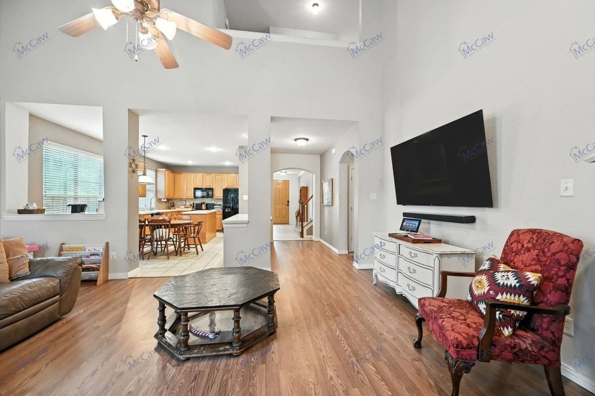 7912 Adobe Dr - Photo 3 of 10