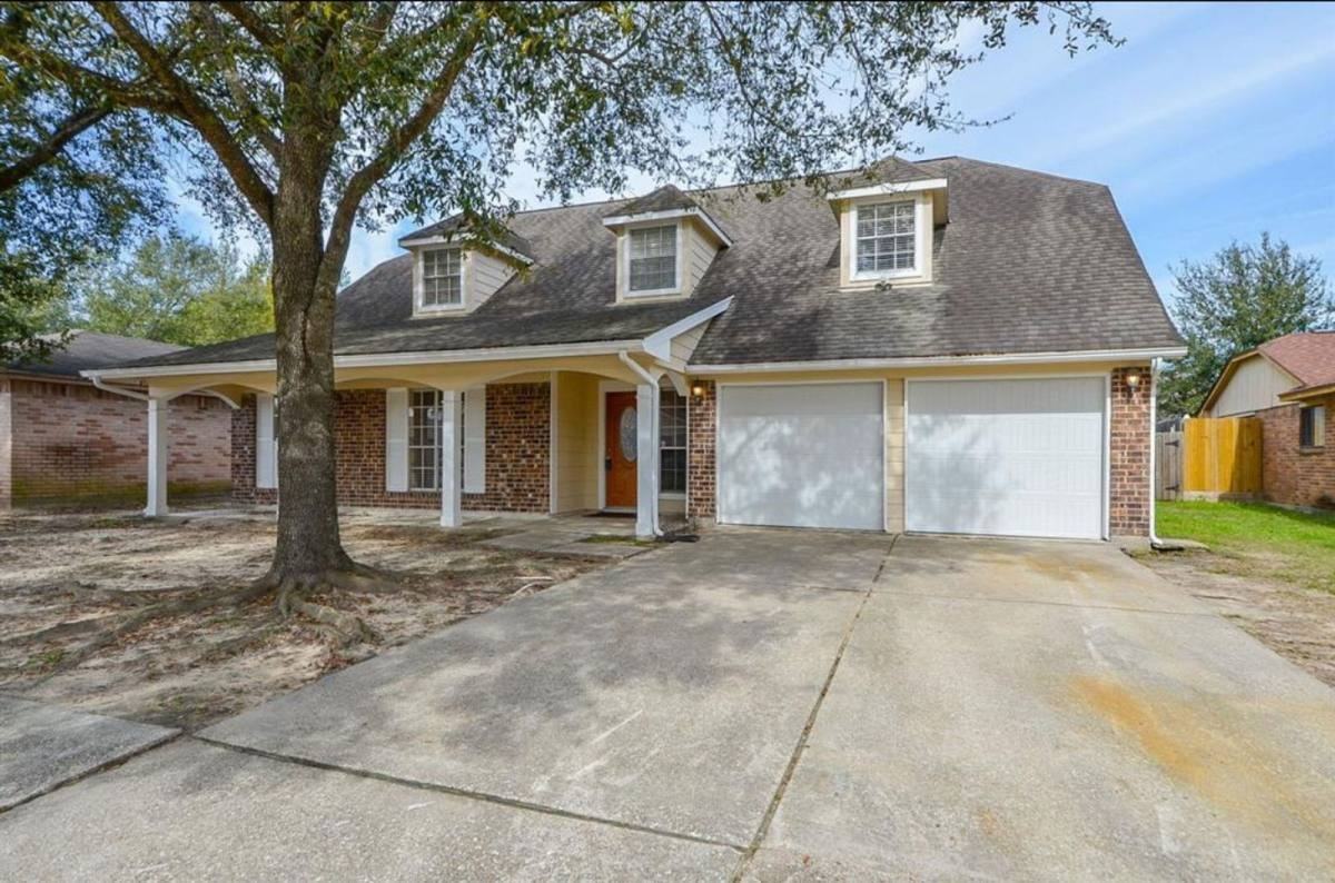 3338 Walhalla Dr - Photo 2 of 10