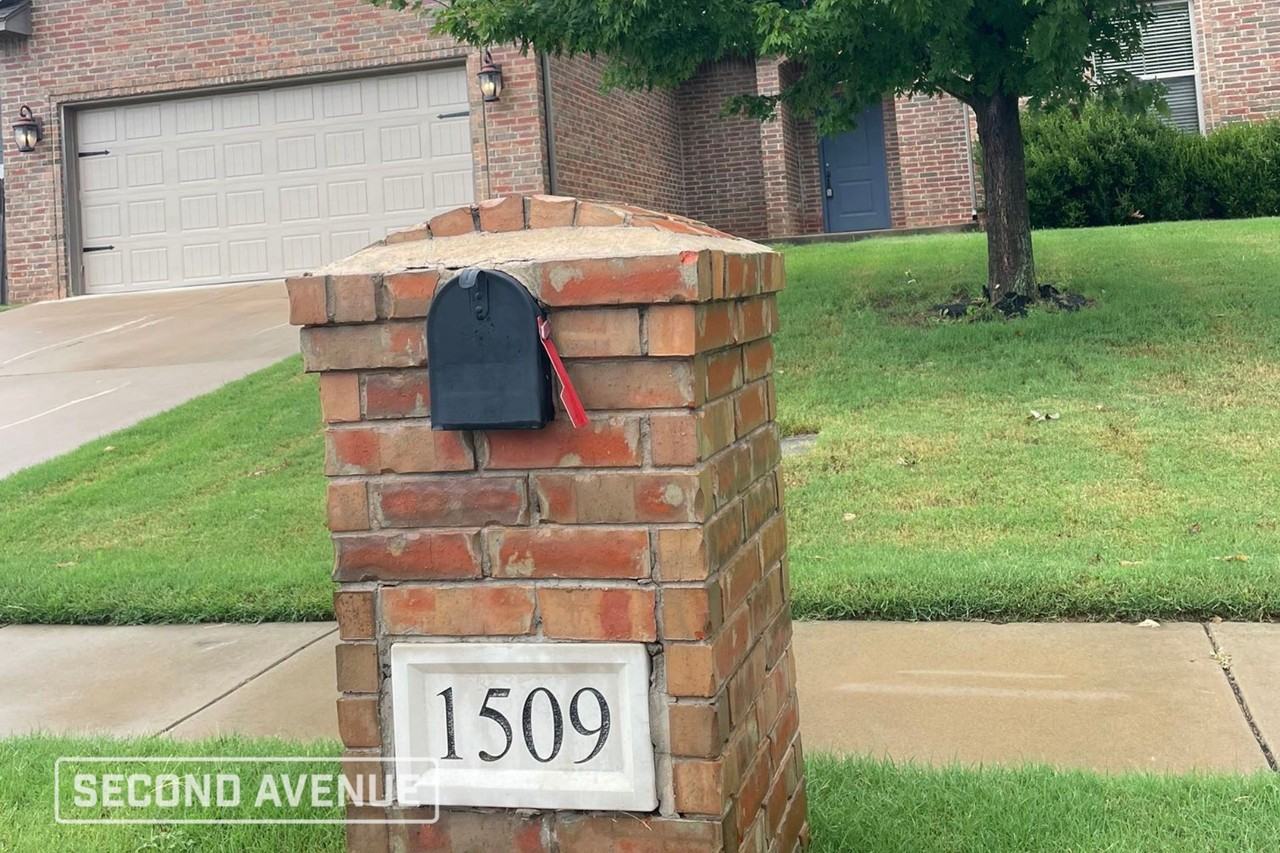 1509 Kingsridge Dr - Photo 2 of 18