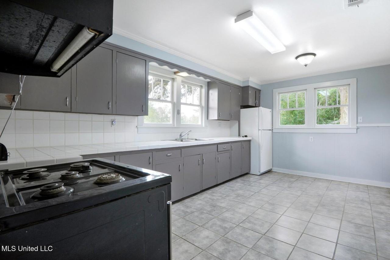 16630 Highway 603 - Photo 3 of 21