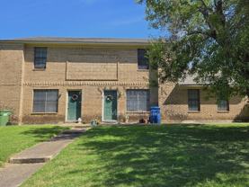 910 Lancelot Cir - Photo 1 of 1