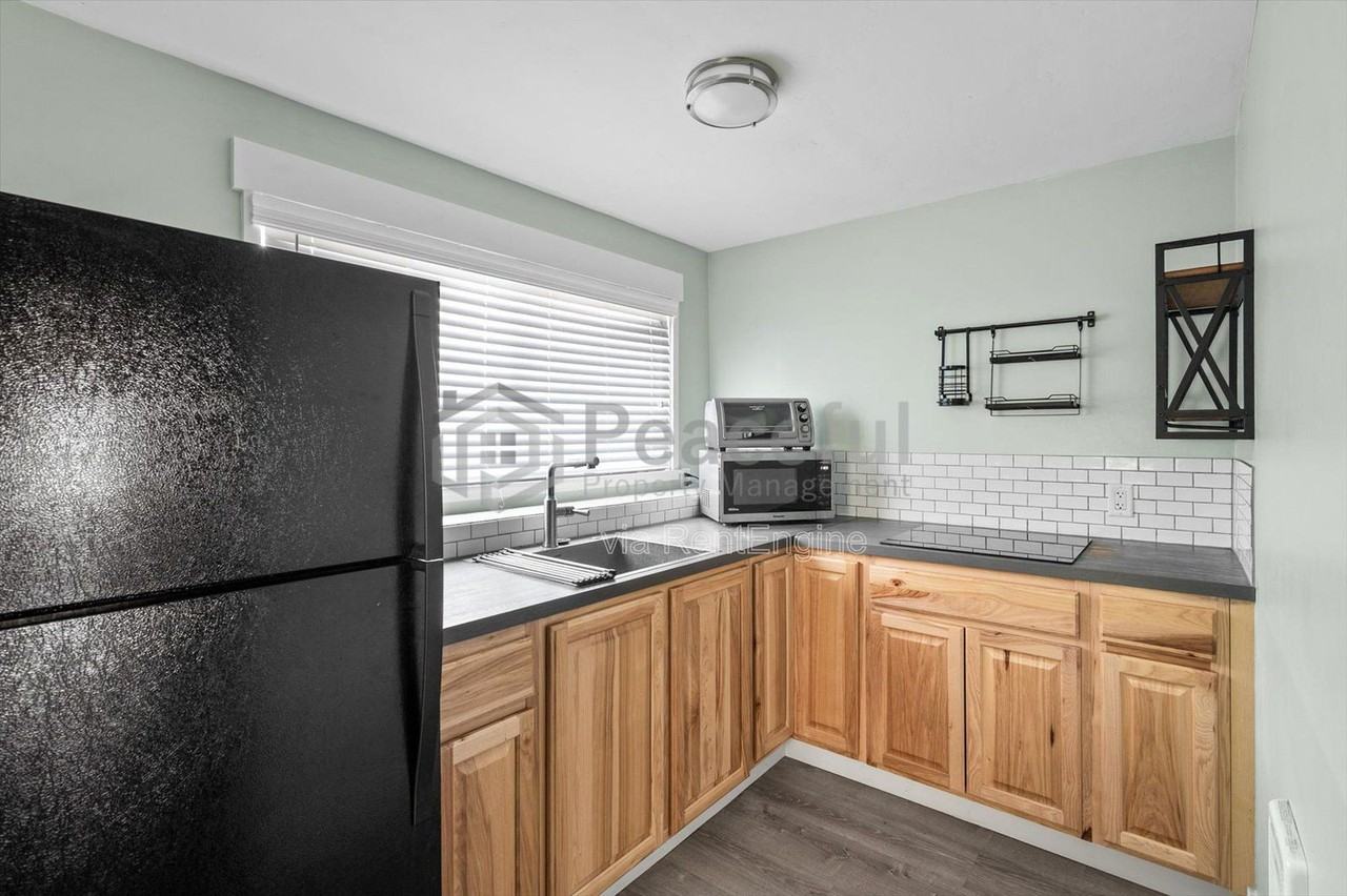 1425 N Mandalay Rd #A2 - Photo 3 of 10