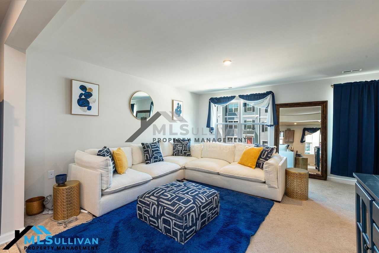 4005 Lush Grove Dr #1 - Photo 6 of 20