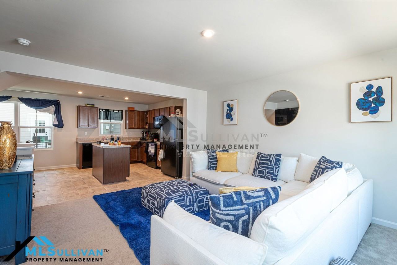 4005 Lush Grove Dr #1 - Photo 7 of 20