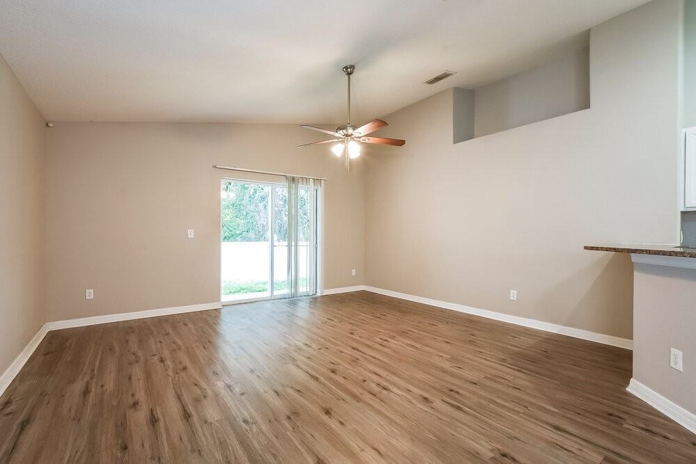 4926 Walnut Ridge Dr - Photo 4 of 16