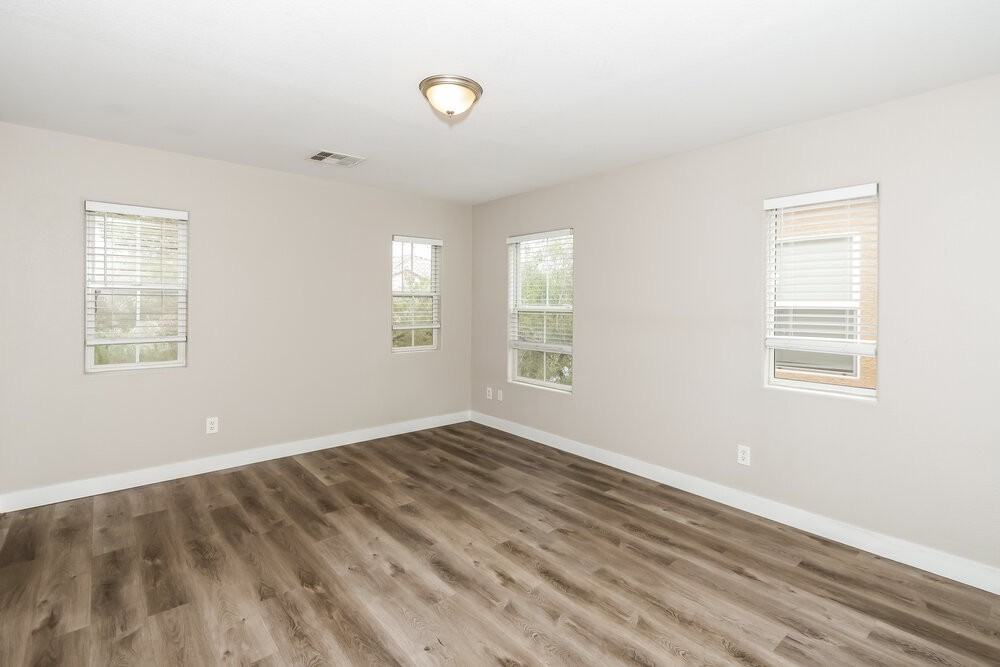 10945 Florence Hills St - Photo 5 of 17