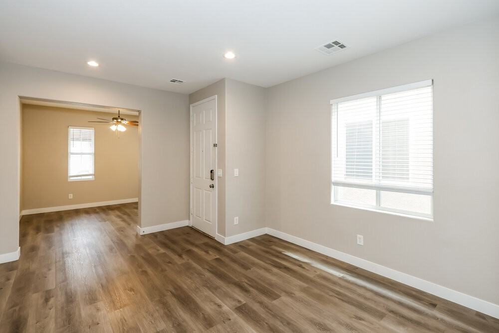 10945 Florence Hills St - Photo 6 of 17