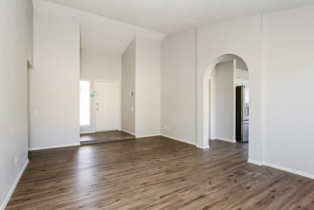 208 W Oraibi Dr - Photo 4 of 16