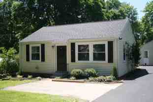 2833 Colonial Cir - Photo 1 of 1