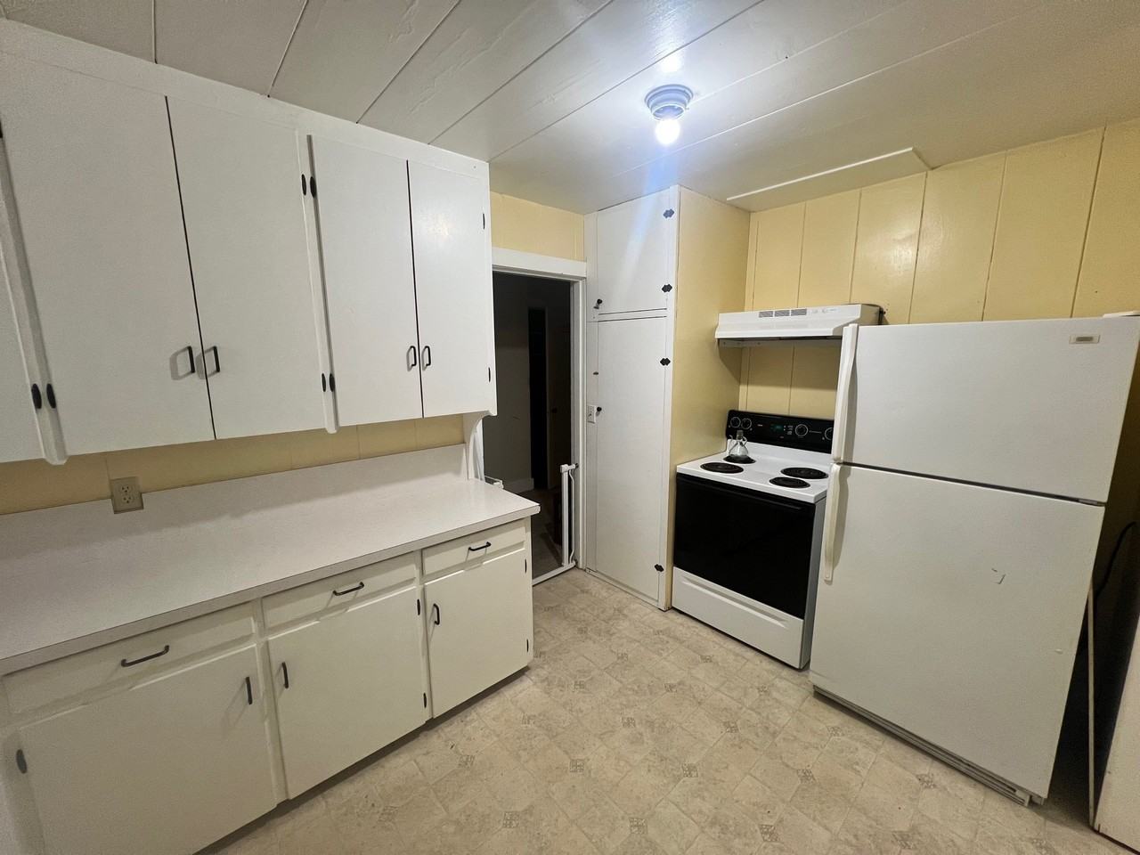 138124 Hillcrest St - Photo 2 of 11