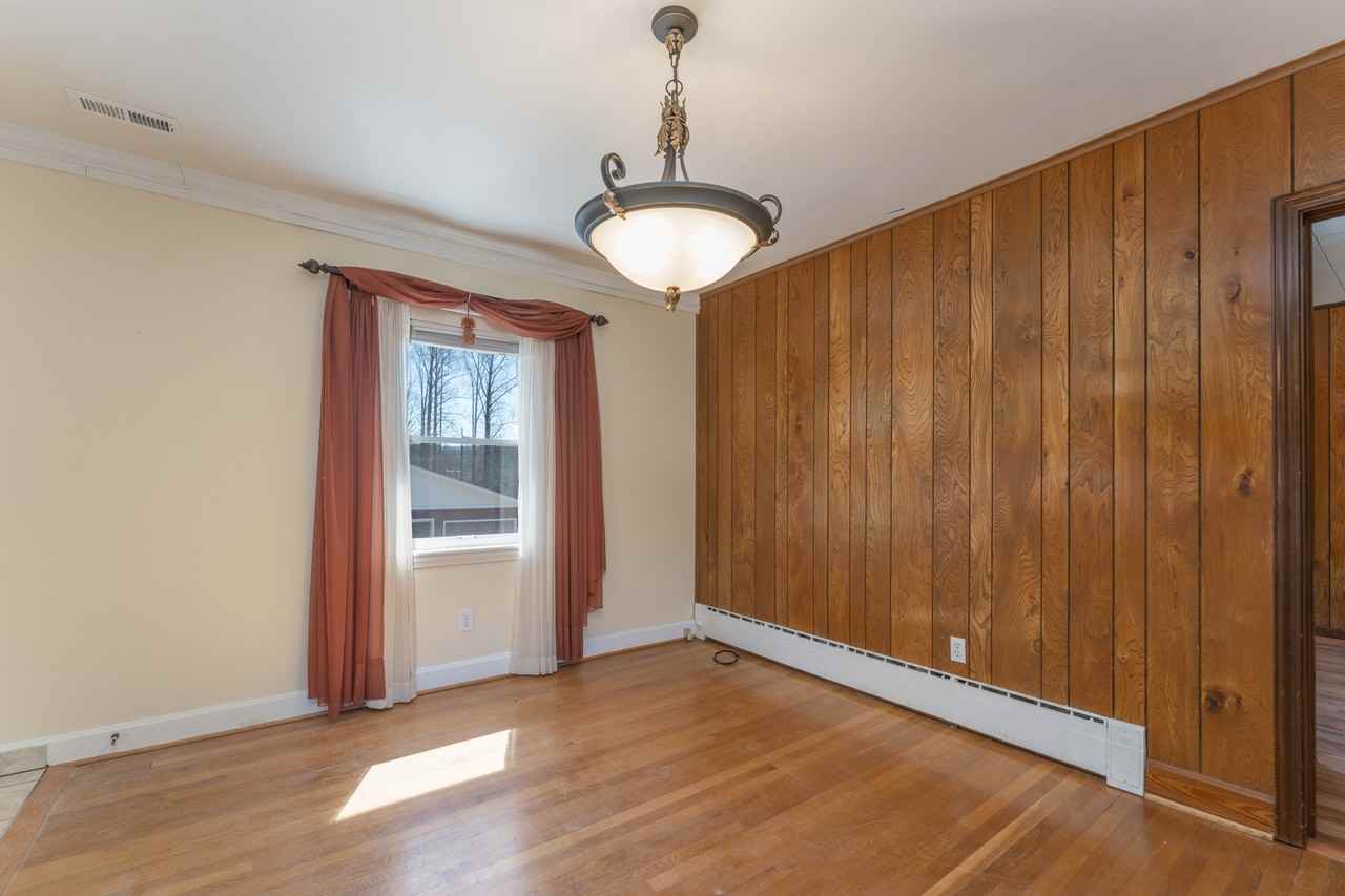 443 Selica Rd - Photo 3 of 33