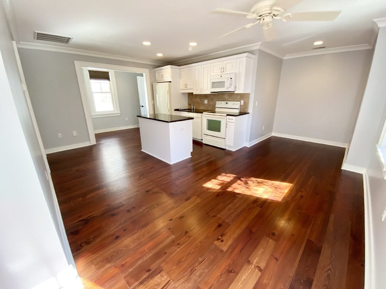 25 Tabby Shell Rd - Photo 3 of 11