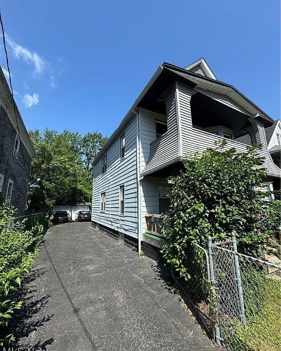 2814 E 118th St #2 - Photo 2 of 11