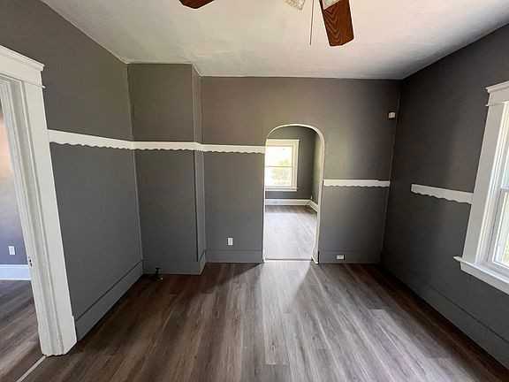 2814 E 118th St #2 - Photo 5 of 11