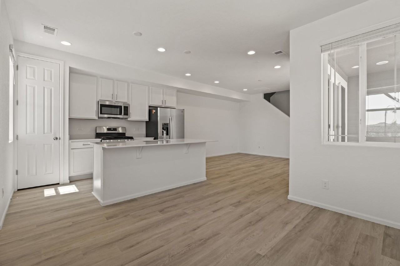 6120 Two Leaf Dr - Photo 5 of 22