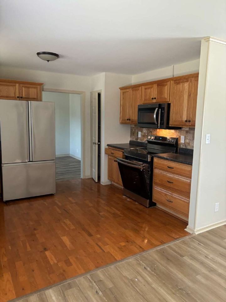 307 Buckingham Pl - Photo 4 of 7