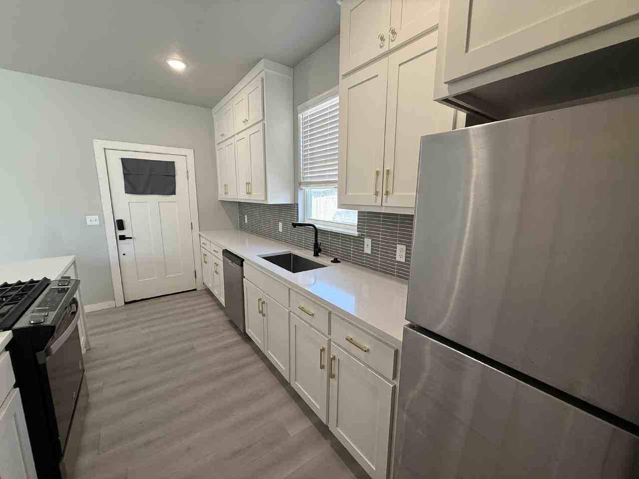 2008 Nw 27th St #D - Photo 3 of 14