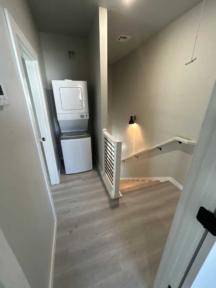 2008 Nw 27th St #D - Photo 6 of 14