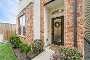 712 Clark St - Photo 1 of 1