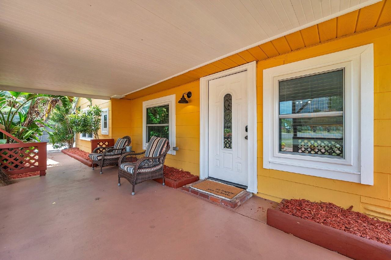 1111 32nd St N - Photo 2 of 50