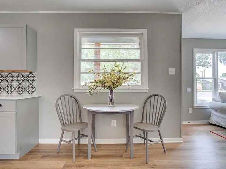 4013 46th St - Photo 4 of 11