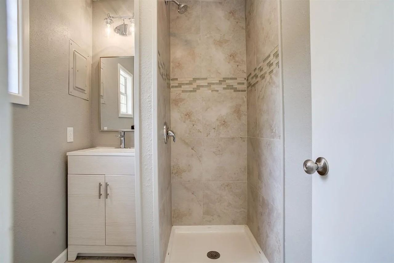 4013 46th St - Photo 7 of 11