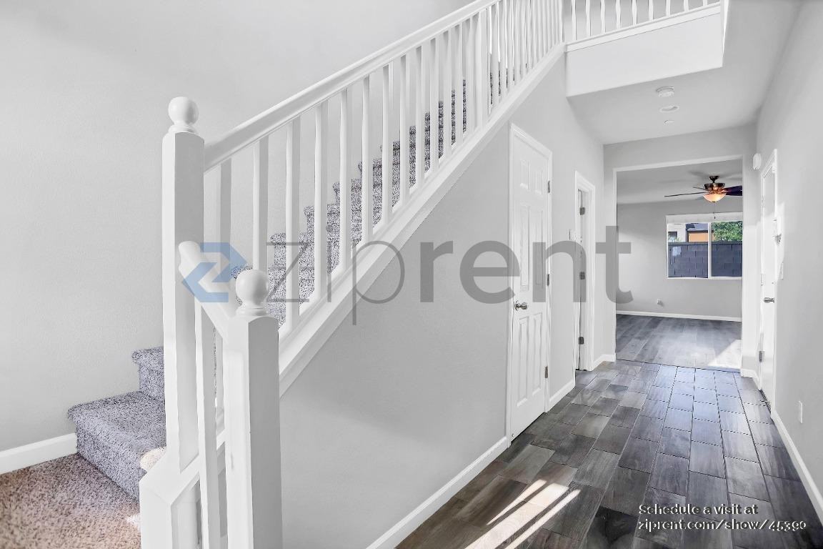 3384 Amanecer Ave - Photo 2 of 38