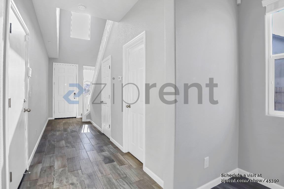 3384 Amanecer Ave - Photo 4 of 38