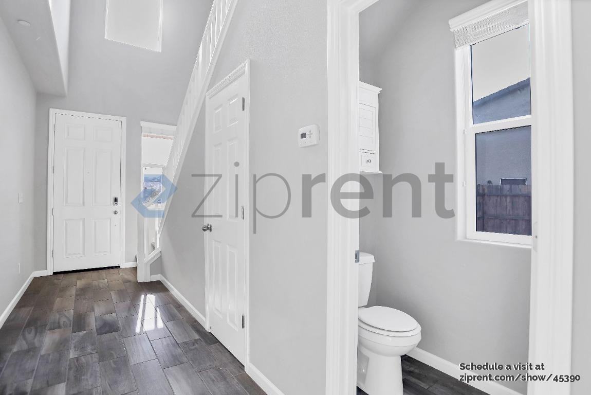3384 Amanecer Ave - Photo 5 of 38