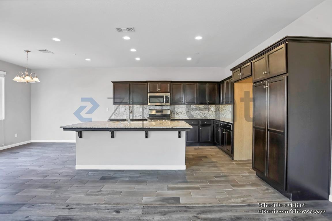 3384 Amanecer Ave - Photo 6 of 38