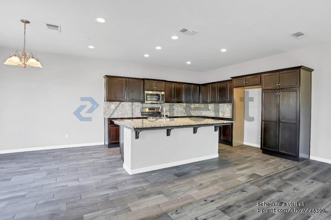 3384 Amanecer Ave - Photo 7 of 38