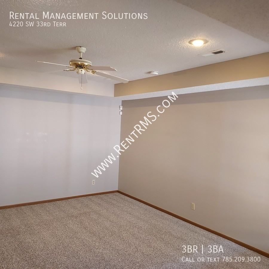 4220 Southwest 33rd Terrace - Photo 4 of 28