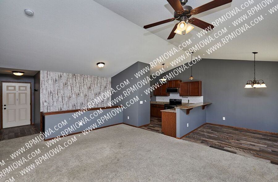 10308 Catalina Dr - Photo 3 of 24